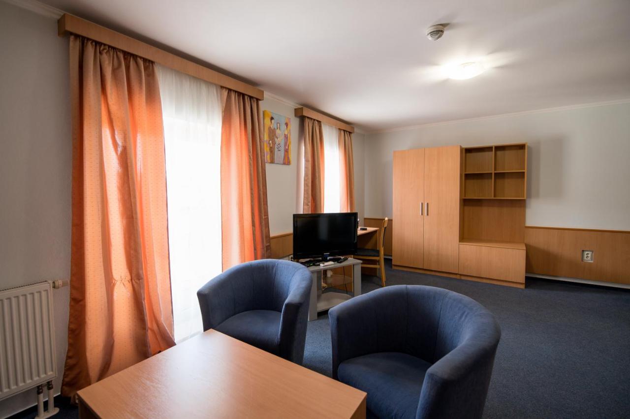 Hotel Clavis Lučenec Eksteriør billede