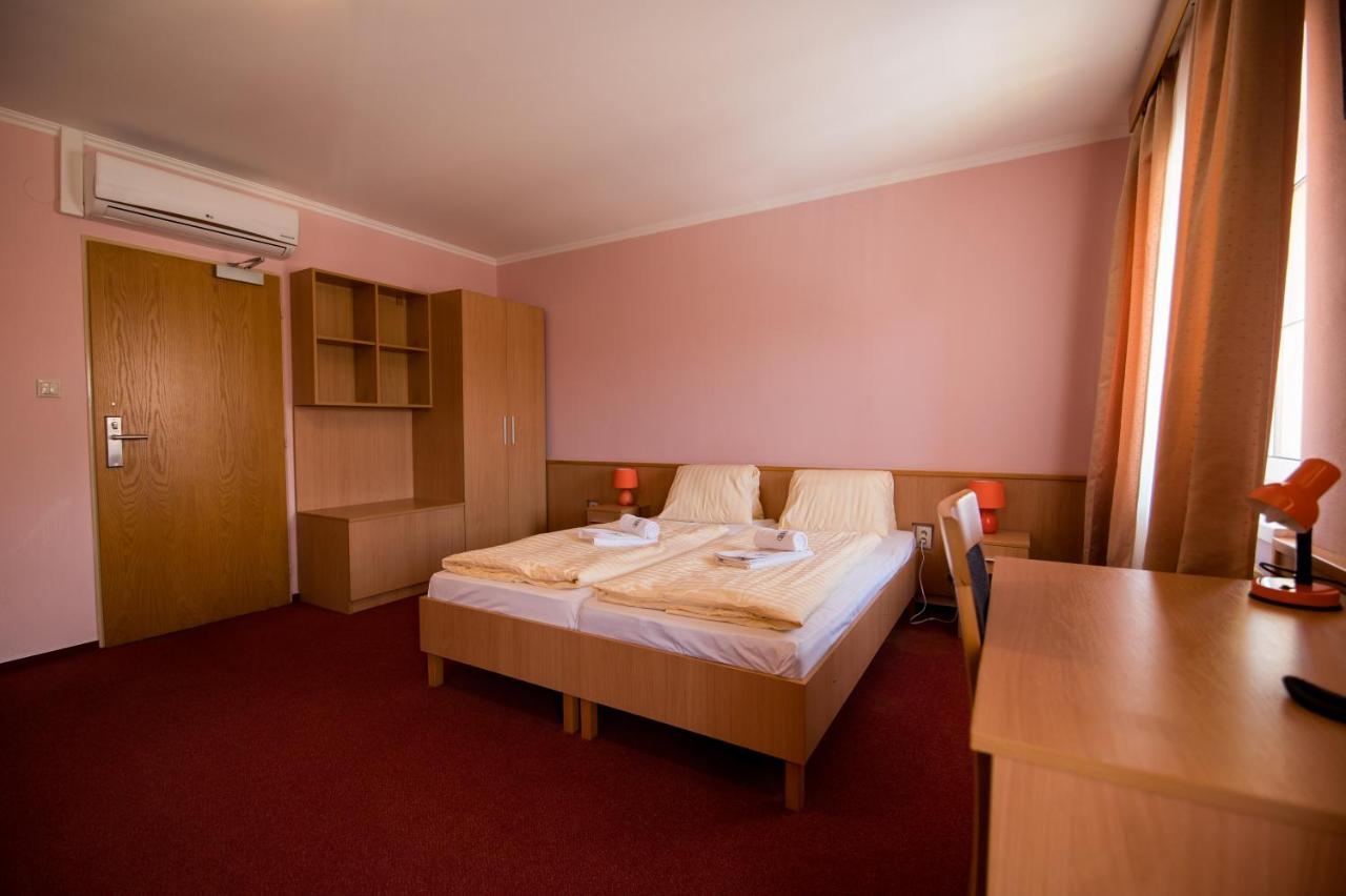 Hotel Clavis Lučenec Eksteriør billede