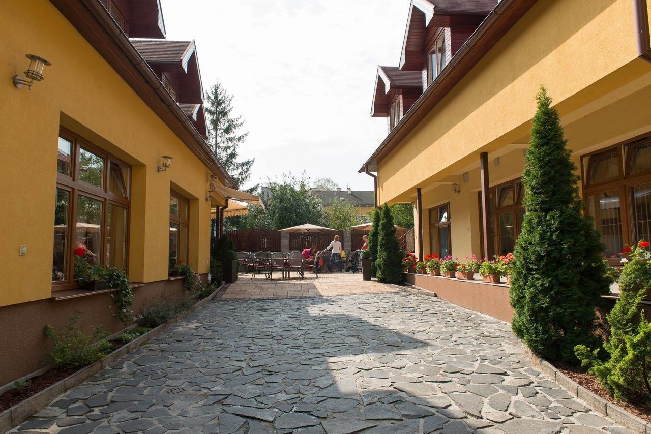 Hotel Clavis Lučenec Eksteriør billede