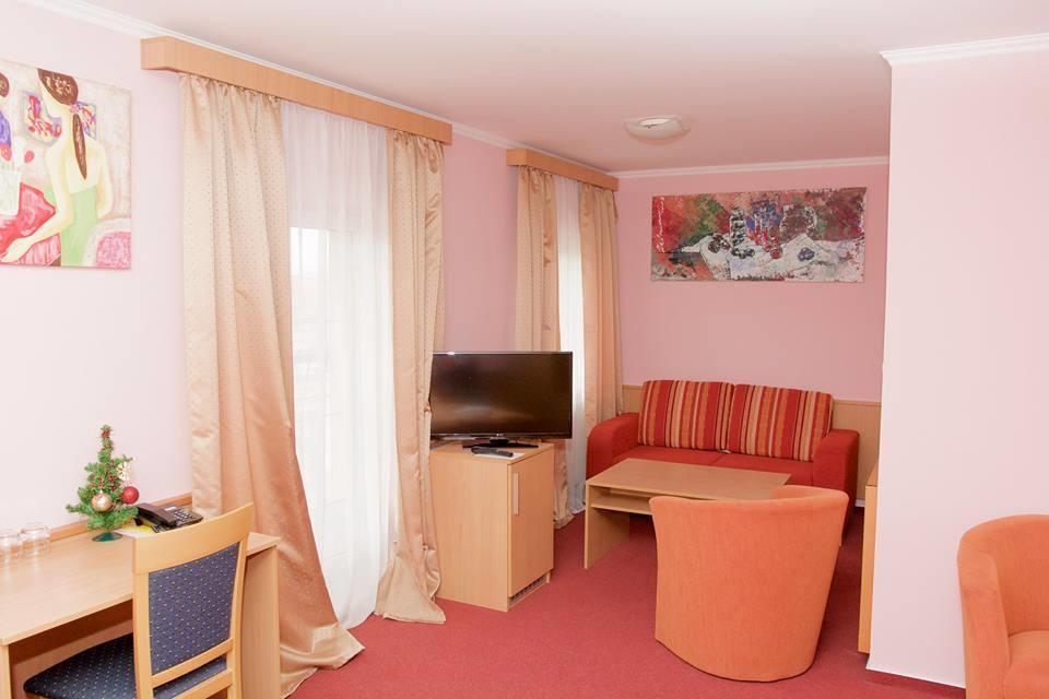 Hotel Clavis Lučenec Eksteriør billede